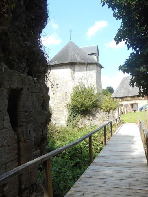 La Ferme Du Chateau Fauguernon Zewnętrze zdjęcie