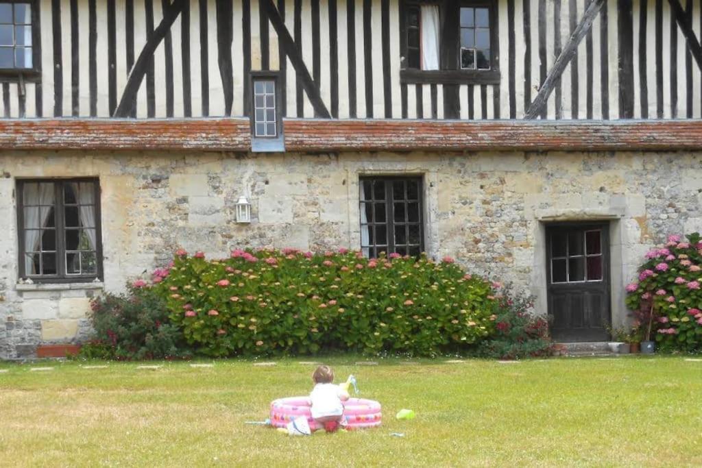 La Ferme Du Chateau Fauguernon Zewnętrze zdjęcie